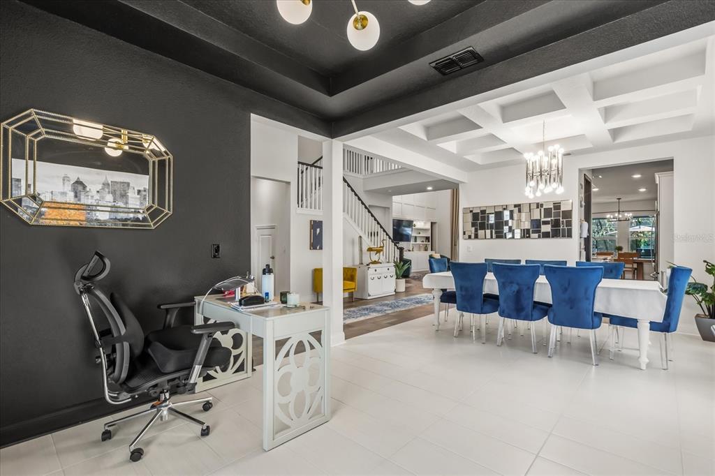 639 Primrose Willow Way Apopka, FL 32712 - Photo 9 of 70 a living room with furniture and a mirror