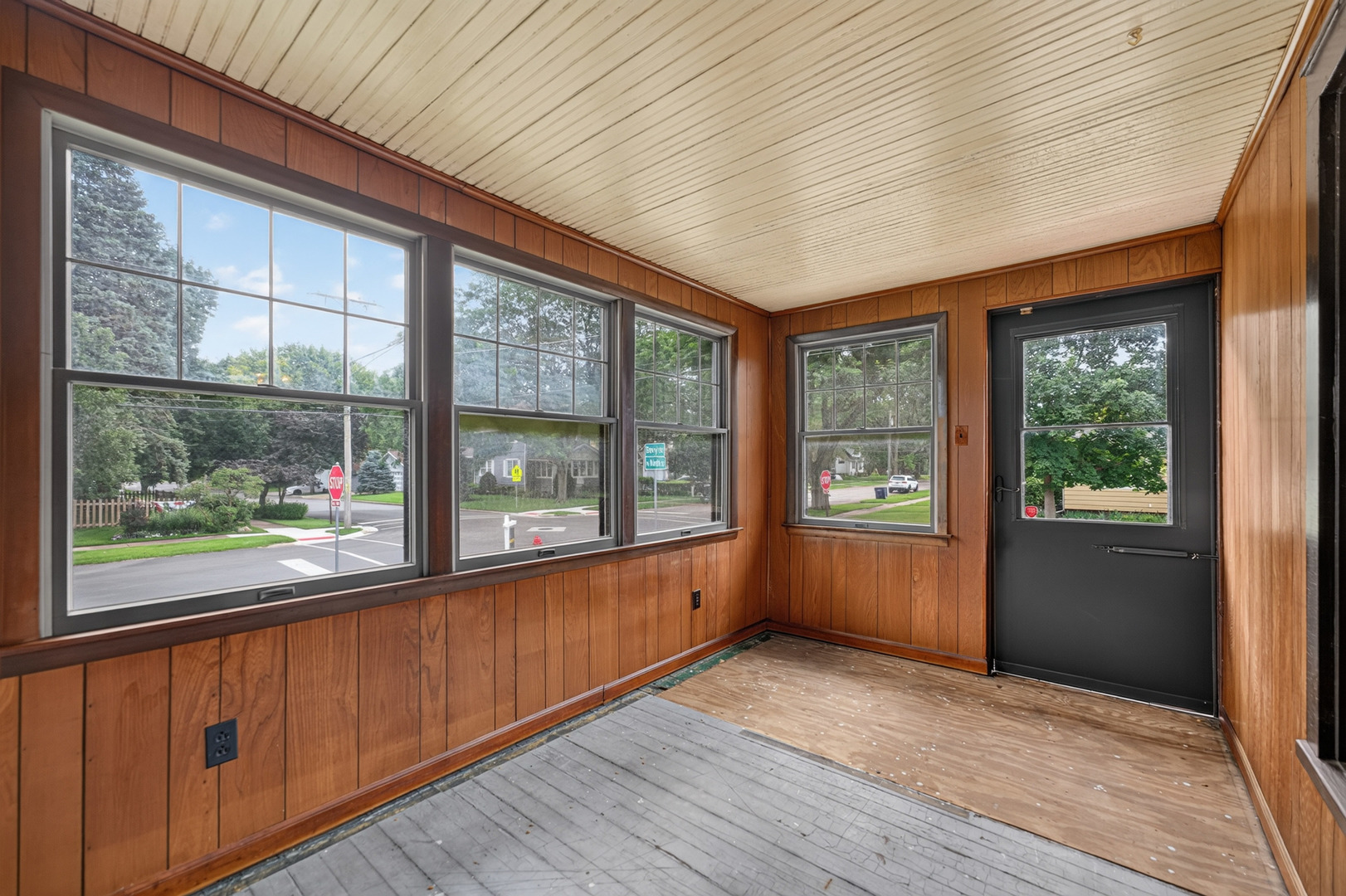803 North 9th Street DeKalb, IL 60115 - Photo 3 of 29