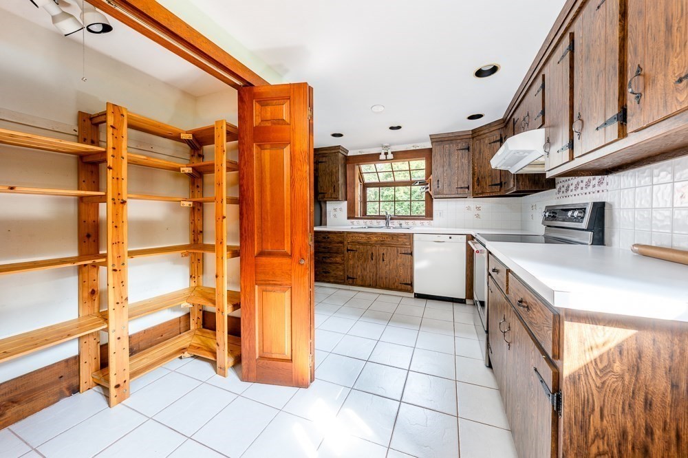 394 Quaker Meetinghouse Road Sandwich, MA 02537 - Photo 18 of 42