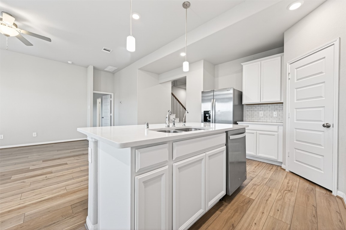 1322 Eagle Pass Drive Rosharon, TX 77583 - Photo 13 of 32