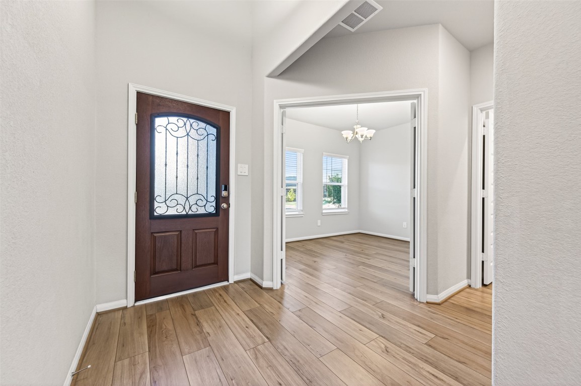 1322 Eagle Pass Drive Rosharon, TX 77583 - Photo 4 of 32