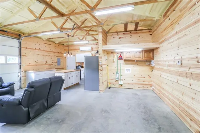 $239,900 | 264 Northwest 1441st Road, Holden, MO 64040