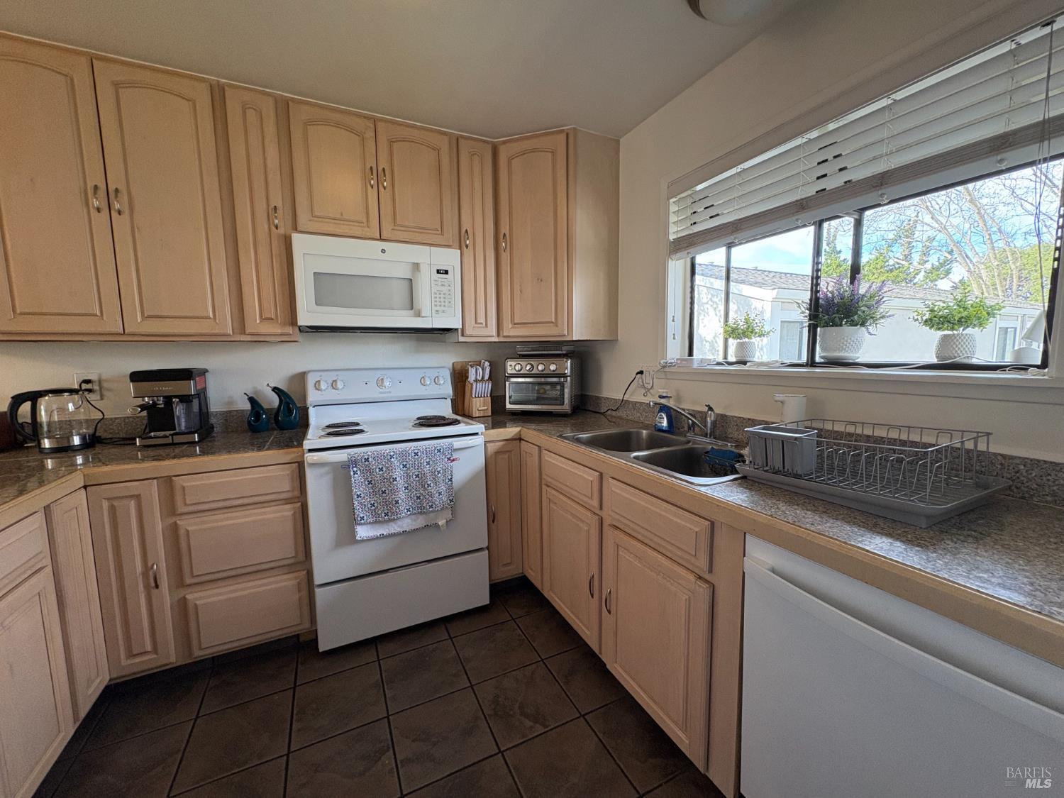 900 Southampton Road, Unit 138 Benicia, CA 94510 - Photo 2 of 10