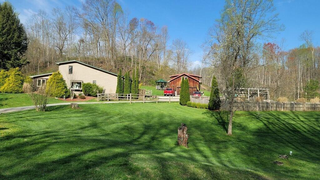 37000 Kingsbury Road Pomeroy, OH 45769 - Photo 7 of 69 side view