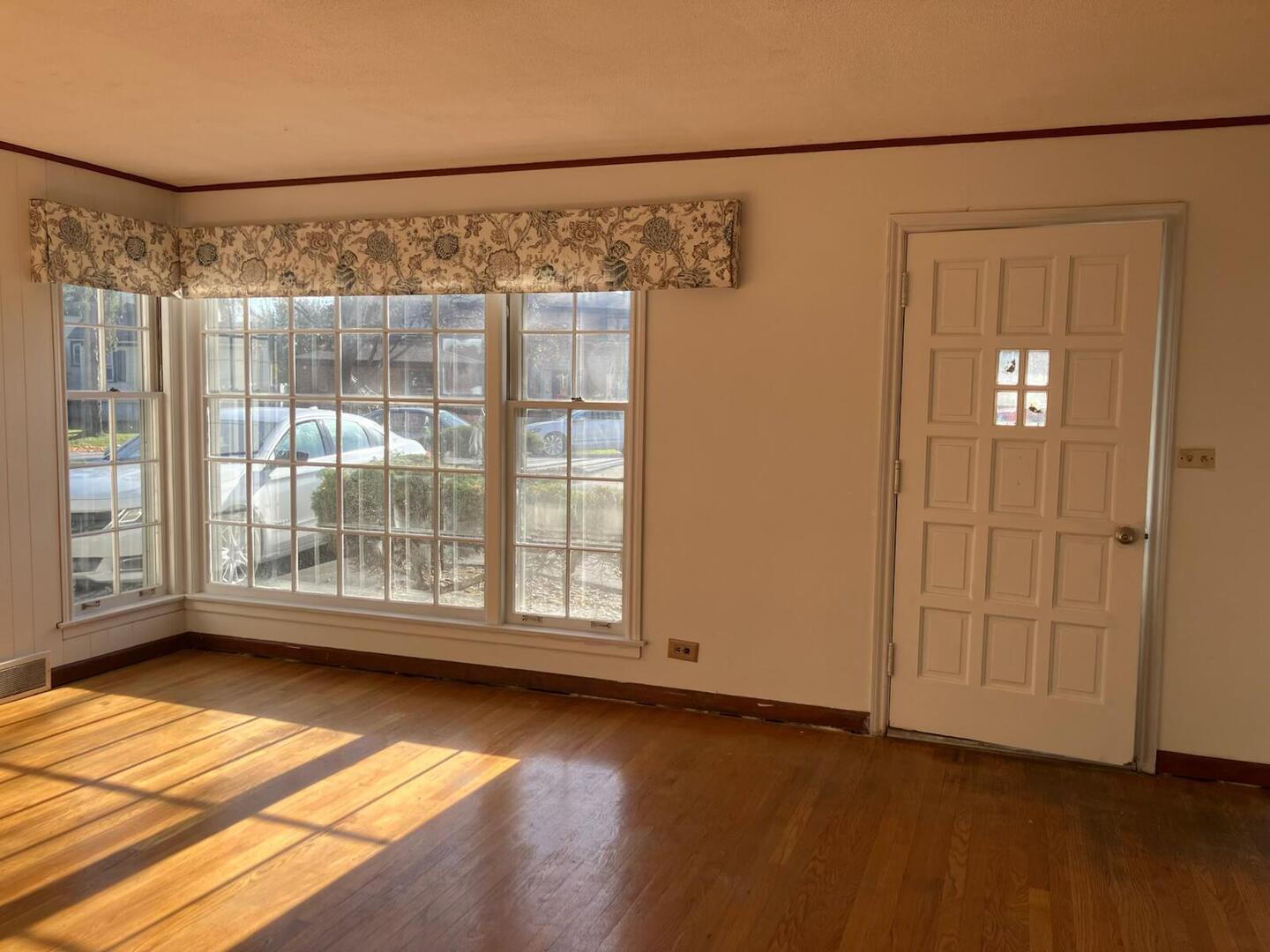 8142 West Oak Lane Niles, IL 60714 - Photo 2 of 19 Gallery Image 2