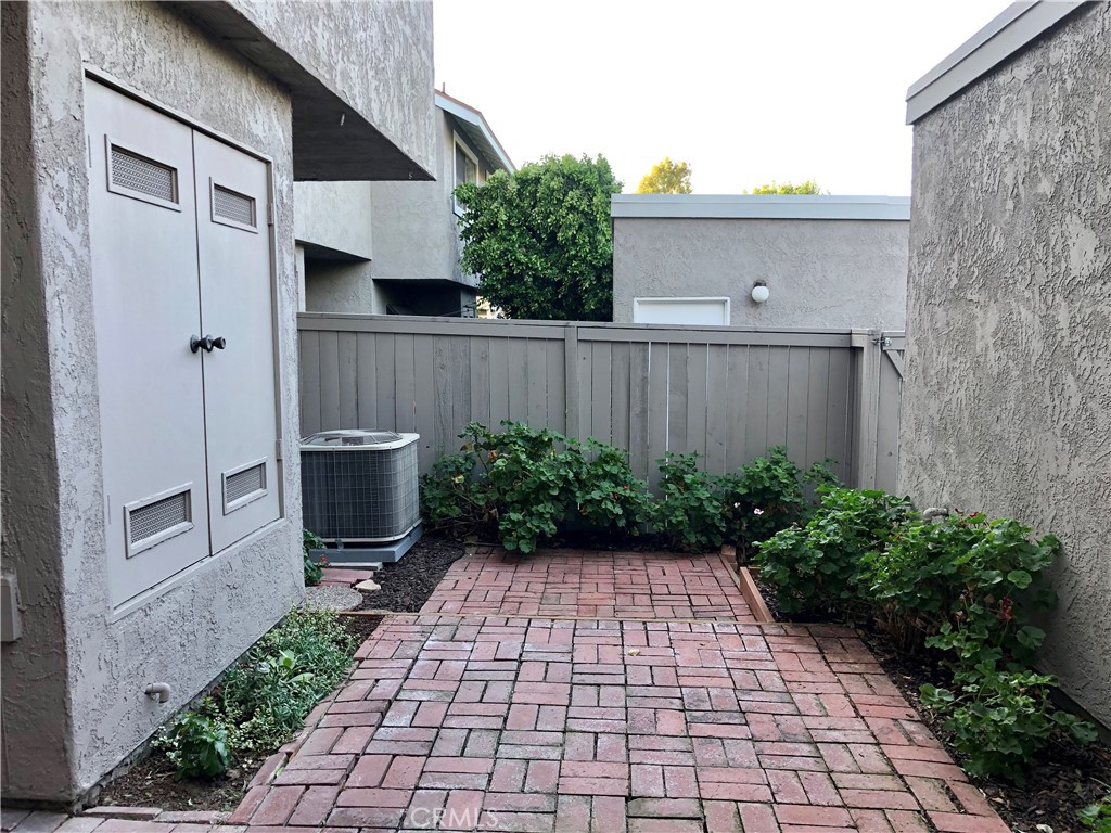 16 Prescott Irvine, CA 92620 - Photo 10 of 23 a view of a backyard with plants