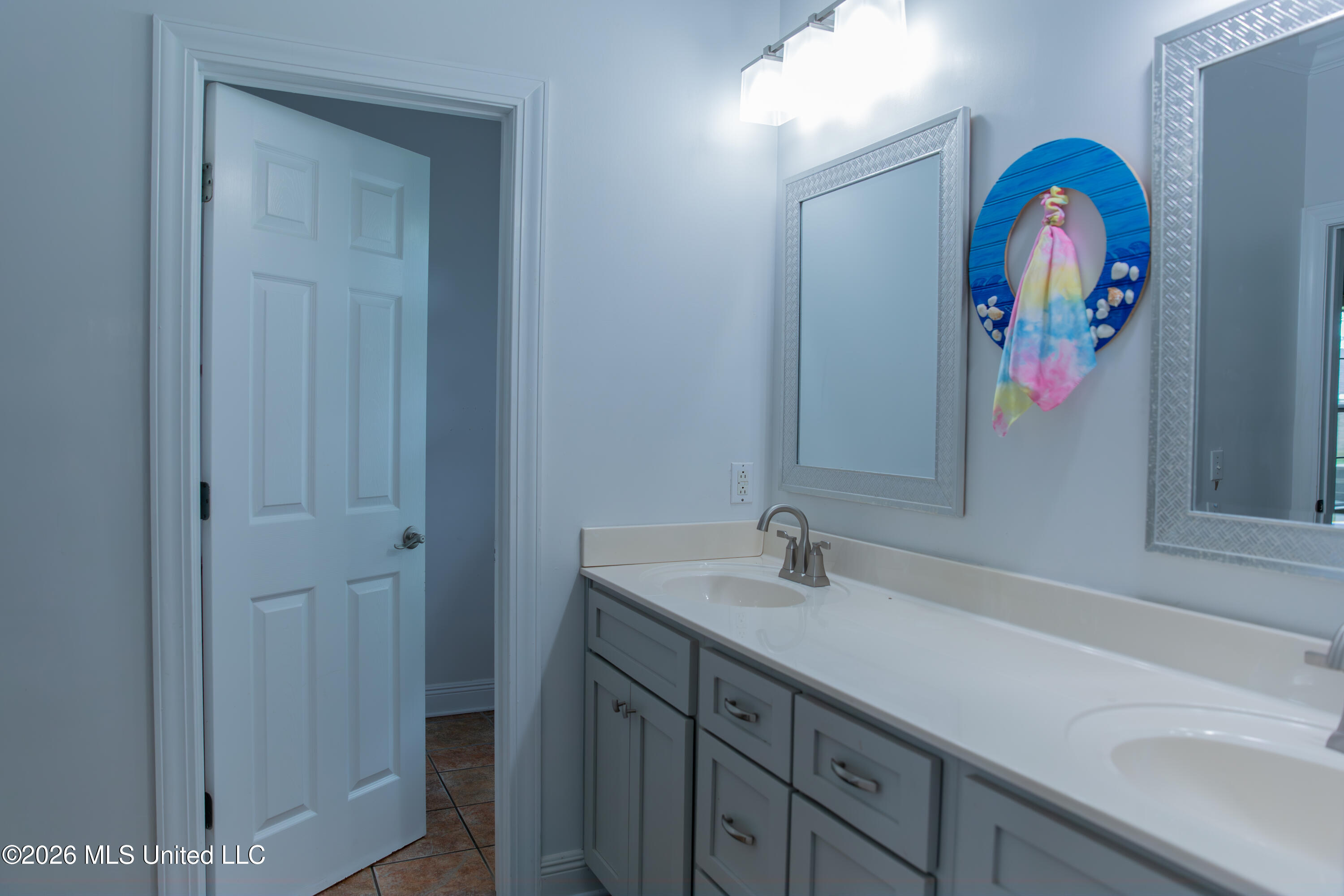 1103 Steele Road Starkville, MS 39759 - Photo 19 of 28 10 Jack & Jill Bathroom
