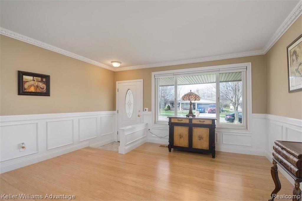 7588 Kingsbridge Road Canton, MI 48187 - Photo 3 of 33