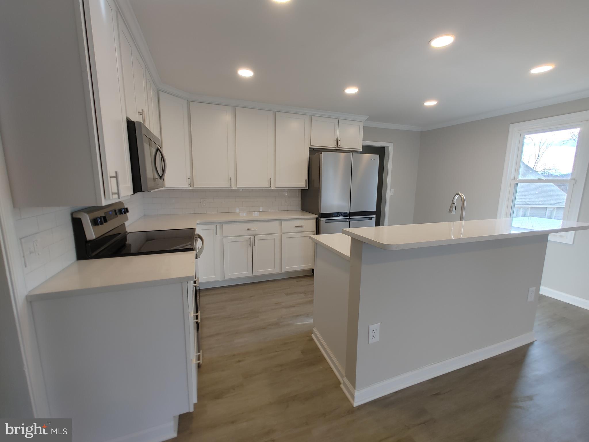 4427 Annapolis Road Halethorpe, MD 21227 - Photo 12 of 39 Interior