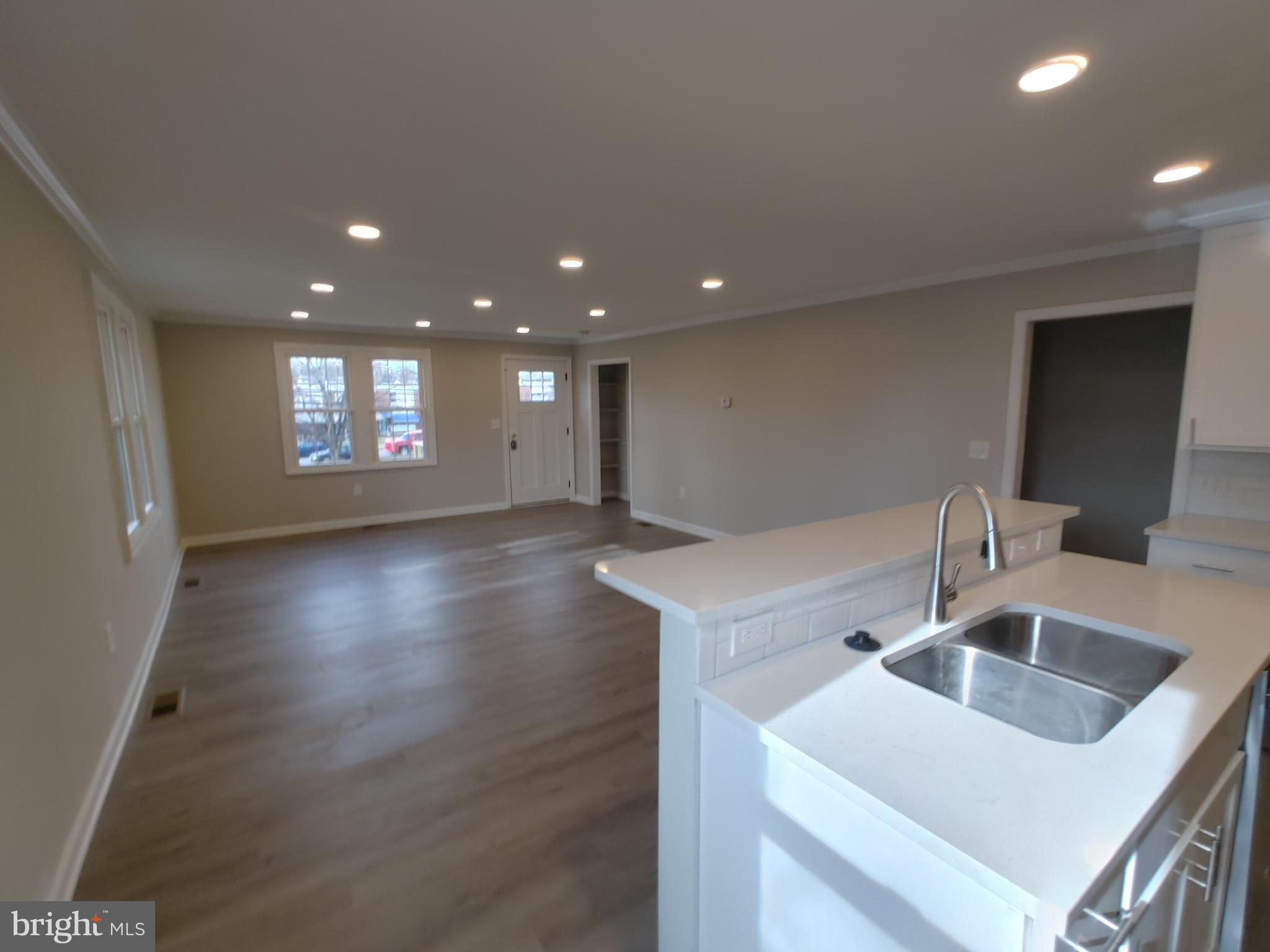 4427 Annapolis Road Halethorpe, MD 21227 - Photo 17 of 39 Interior