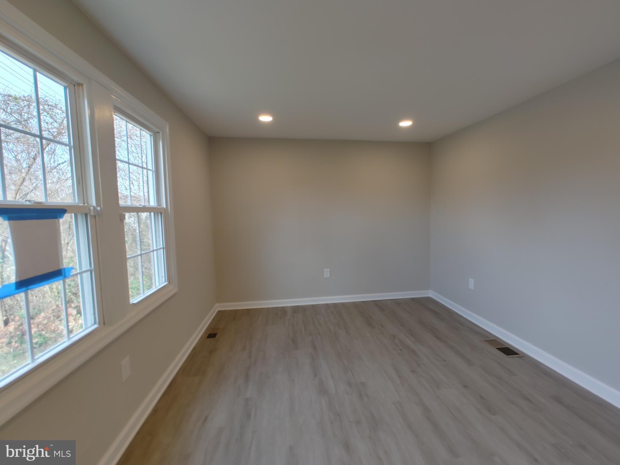 4427 Annapolis Road Halethorpe, MD 21227 - Photo 19 of 39 Interior