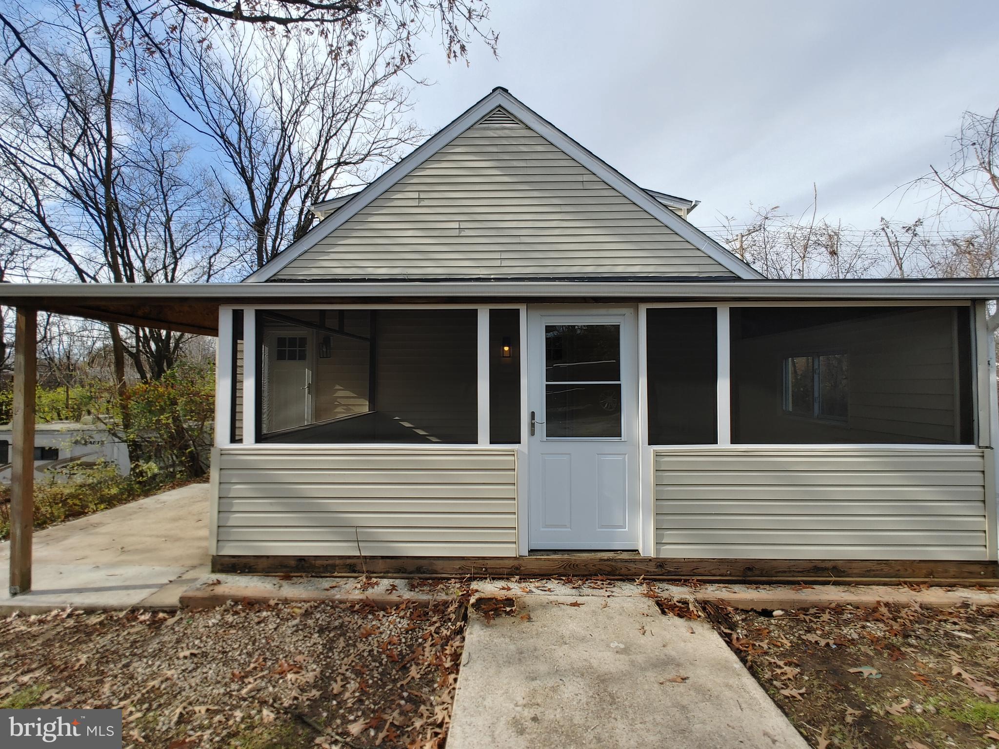 4427 Annapolis Road Halethorpe, MD 21227 - Photo 5 of 39 Rear