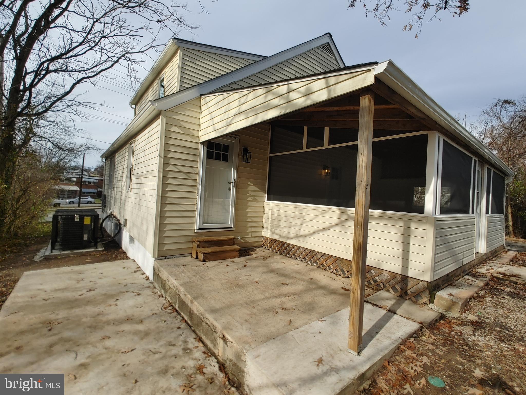 4427 Annapolis Road Halethorpe, MD 21227 - Photo 6 of 39 Rear