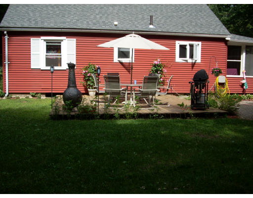 433 Holyoke Road Westfield, MA 01085 - Photo 3 of 12 Gallery Image 3