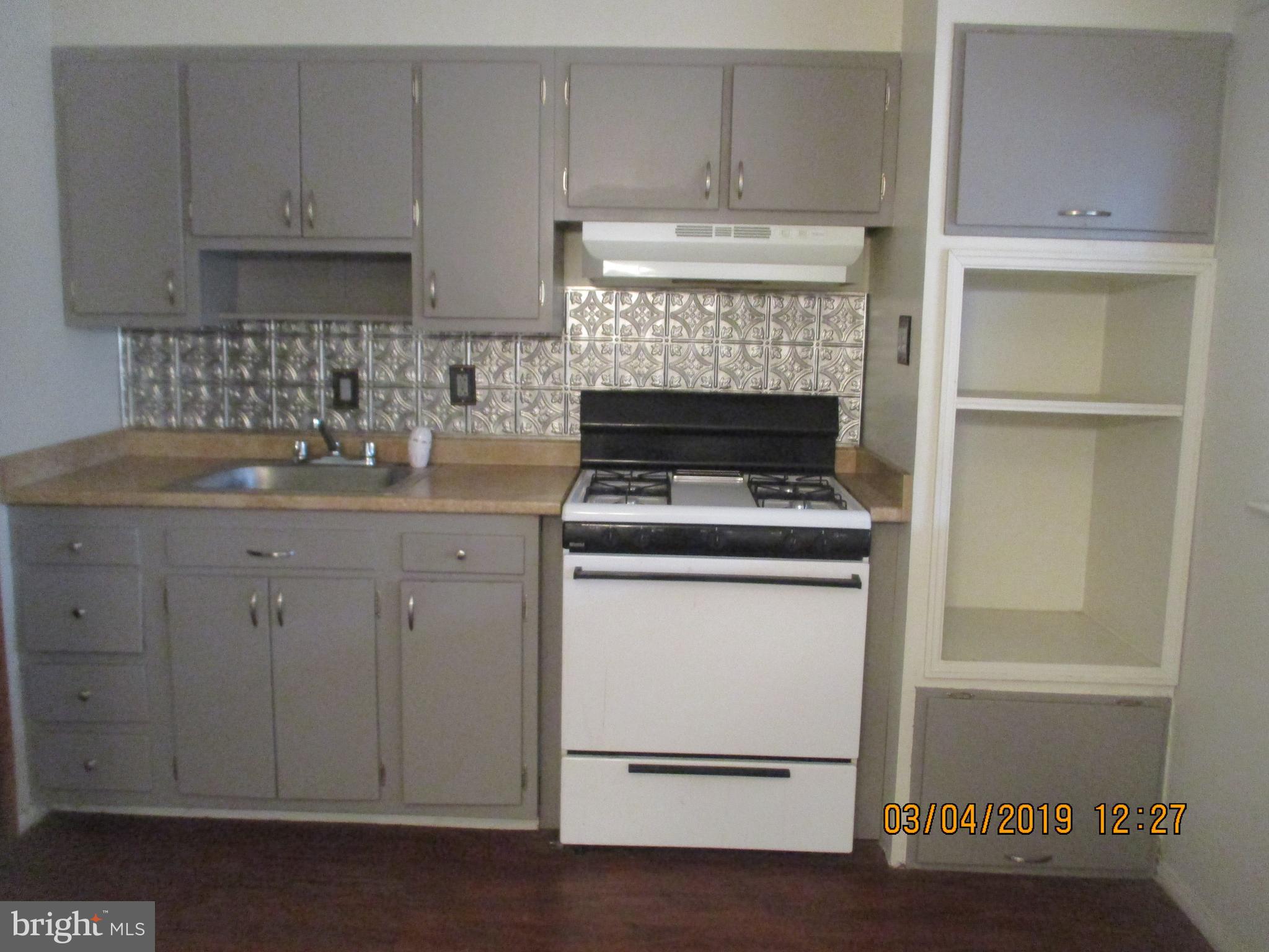 12126 Rambler Road Philadelphia, PA 19154 - Photo 6 of 12 Kitchen