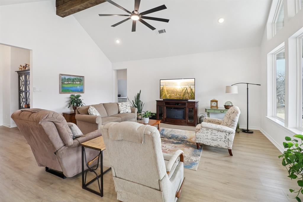165 Rolling Bnd Road Alvord, TX 76225 - Photo 6 of 35