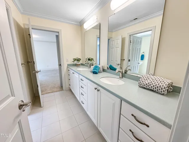 a view of empty room with windows