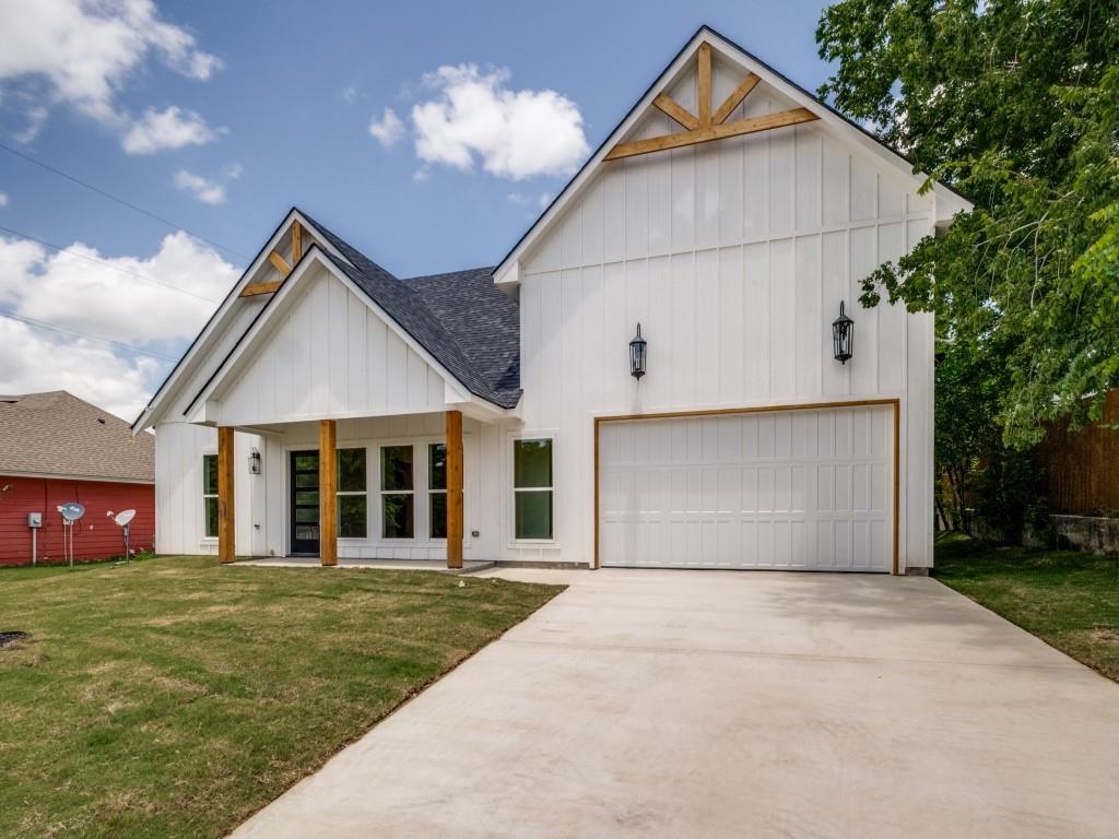 204 West Collins Street Decatur, TX 76234 - Photo 1 of 25