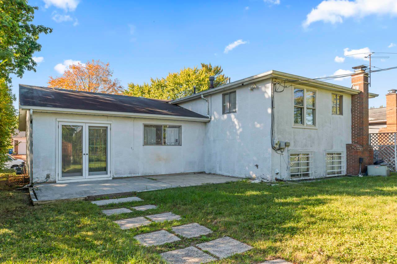 2244 Balmoral Road Columbus, OH 43229 - Photo 4 of 31 DSC04008