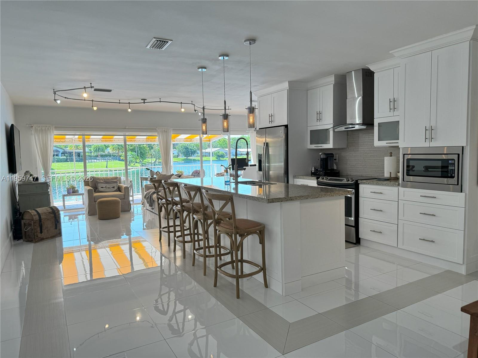 7002 Holly Road Miami Lakes, FL 33014 - Photo 12 of 36