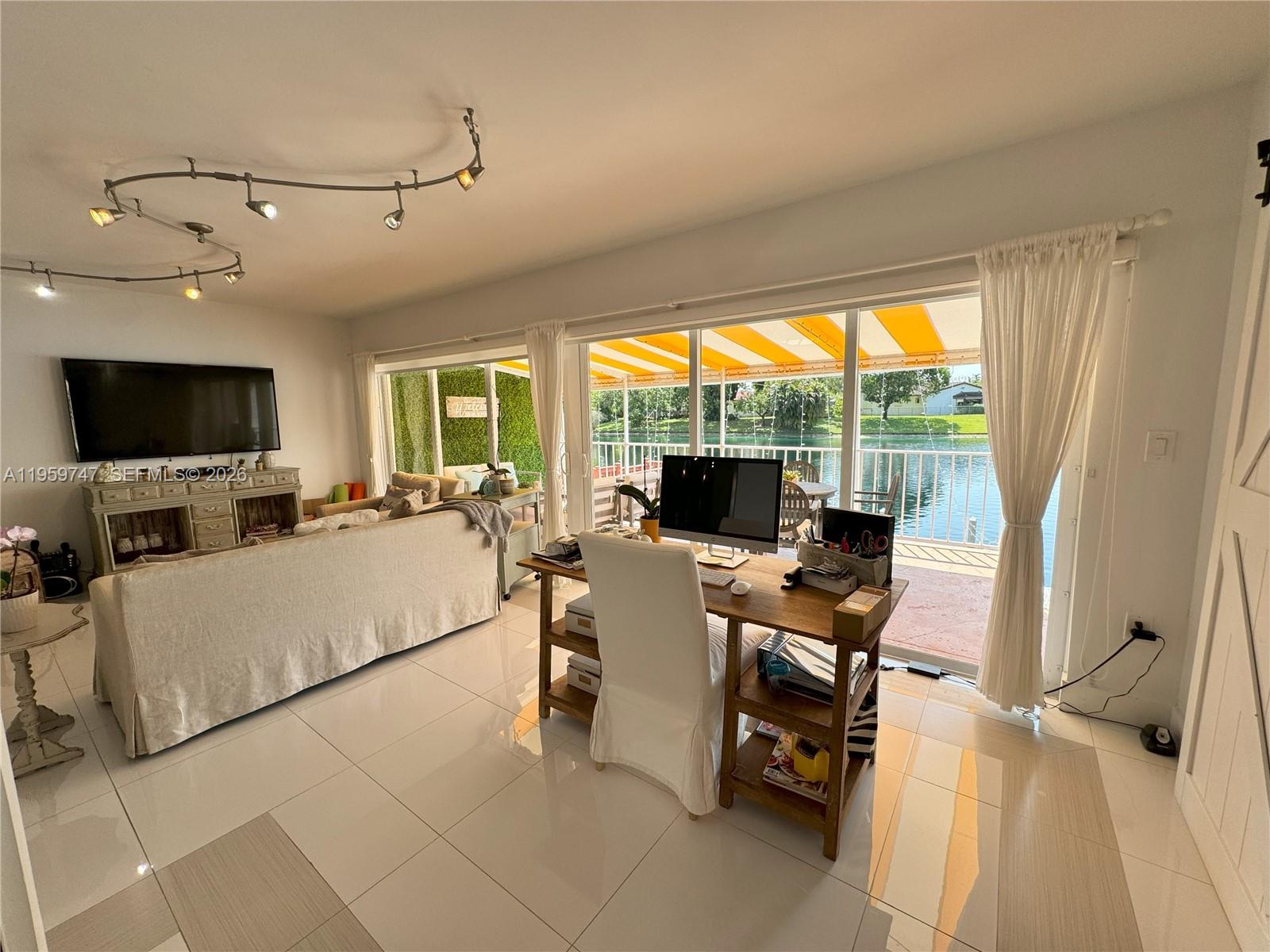 7002 Holly Road Miami Lakes, FL 33014 - Photo 15 of 36