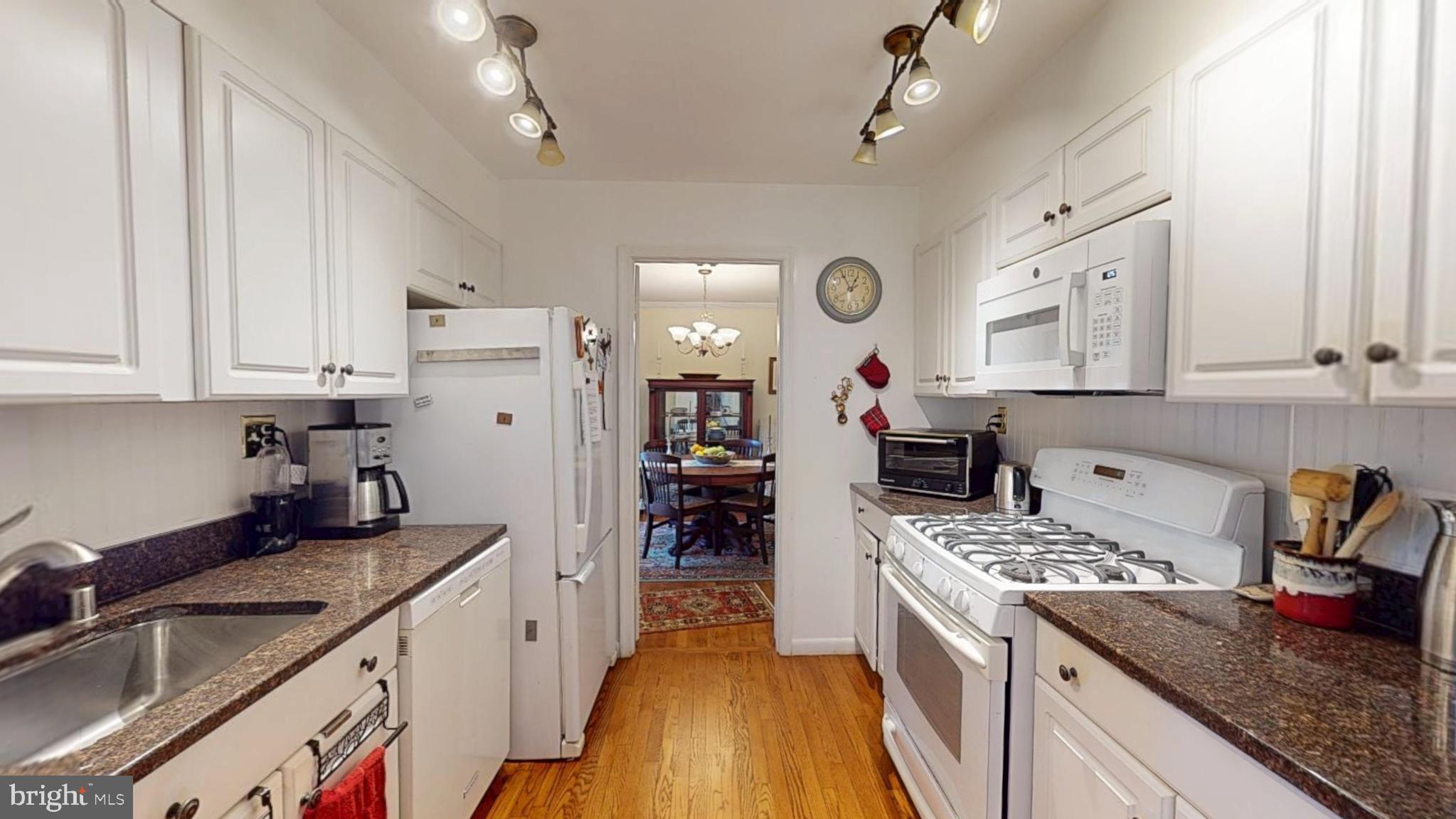16601 Briardale Road Rockville, MD 20855 - Photo 16 of 70