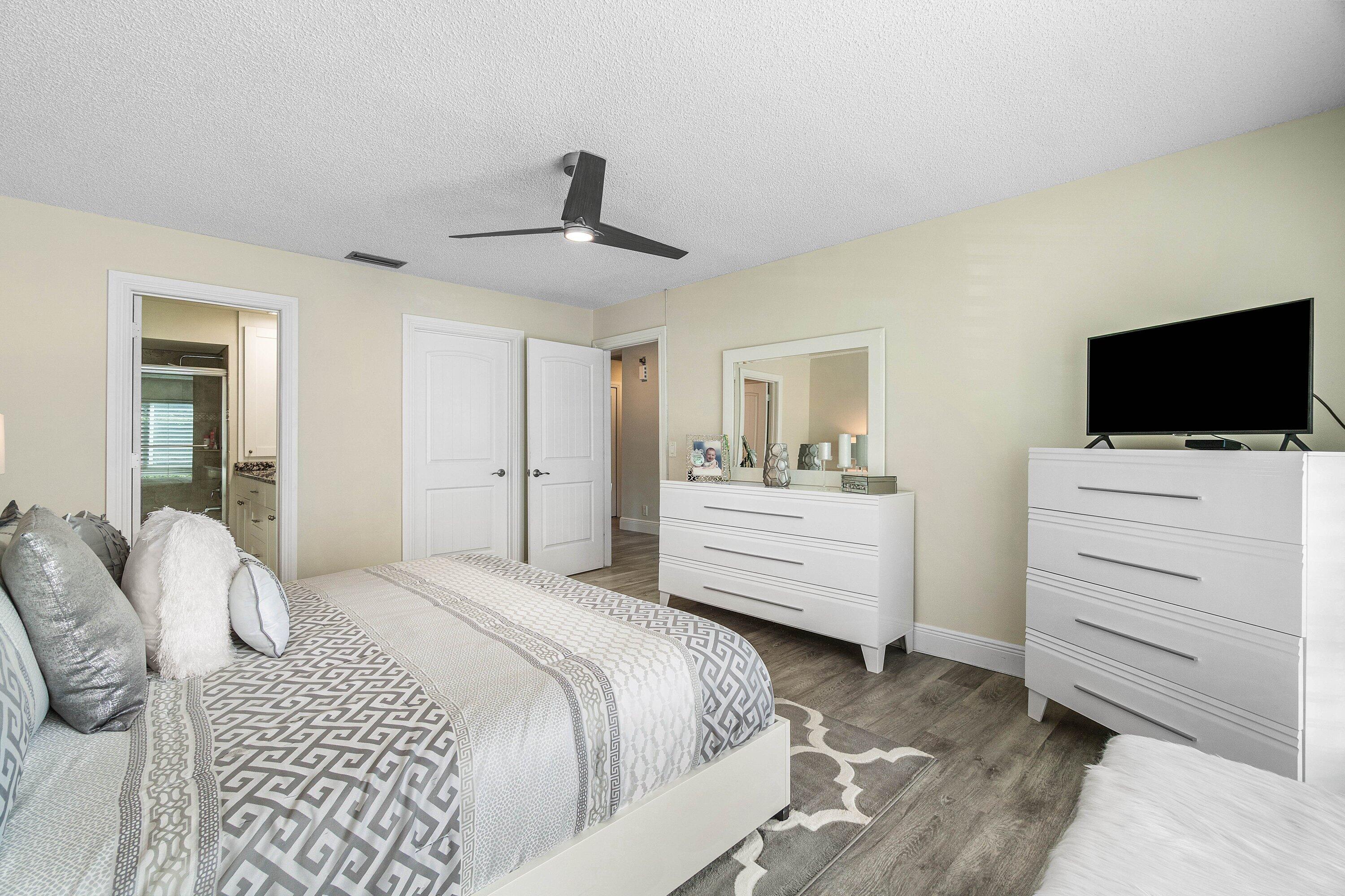 732 Lago Road Delray Beach, FL 33445 - Photo 22 of 42 Master