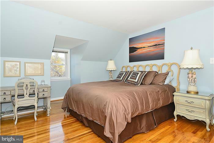 6203 Rockhurst Road Bethesda, MD 20817 - Photo 14 of 29 Bedroom (Master)