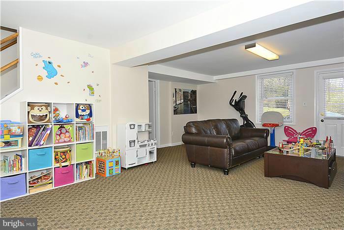 6203 Rockhurst Road Bethesda, MD 20817 - Photo 22 of 29 Interior (General)