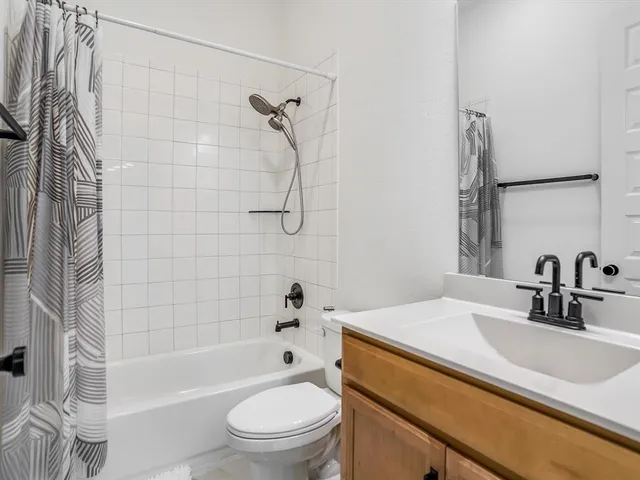 $3,250 | 889 Hazy Hills Loop, Dripping Springs, TX 78620