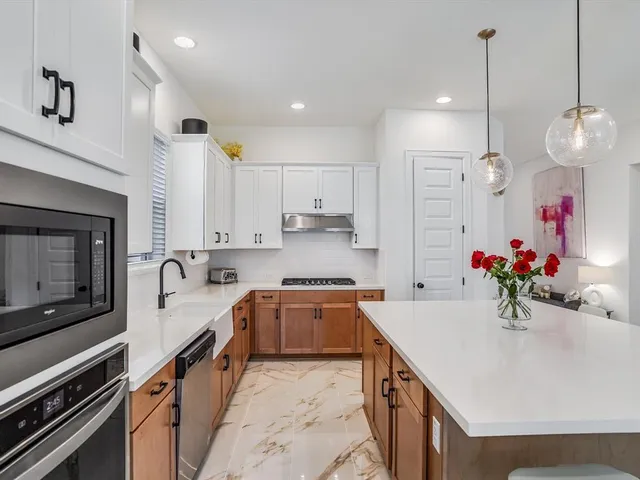 $3,250 | 889 Hazy Hills Loop, Dripping Springs, TX 78620