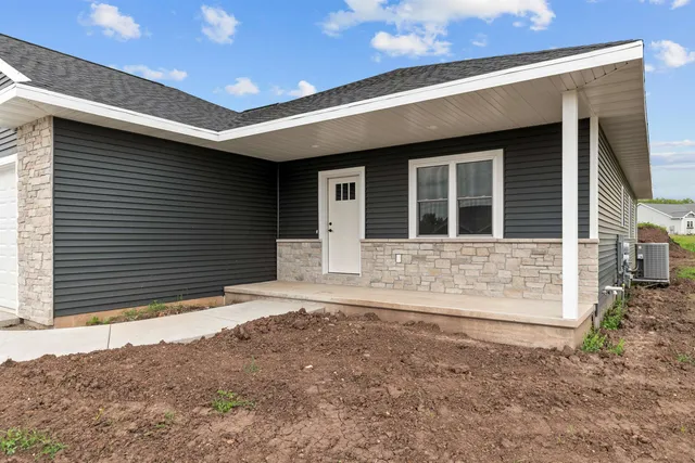 $720,000 | 3453 Veanna Boulevard, Oshkosh, WI 54904