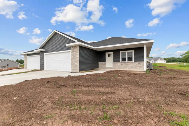 $720,000 | 3453 Veanna Boulevard, Oshkosh, WI 54904