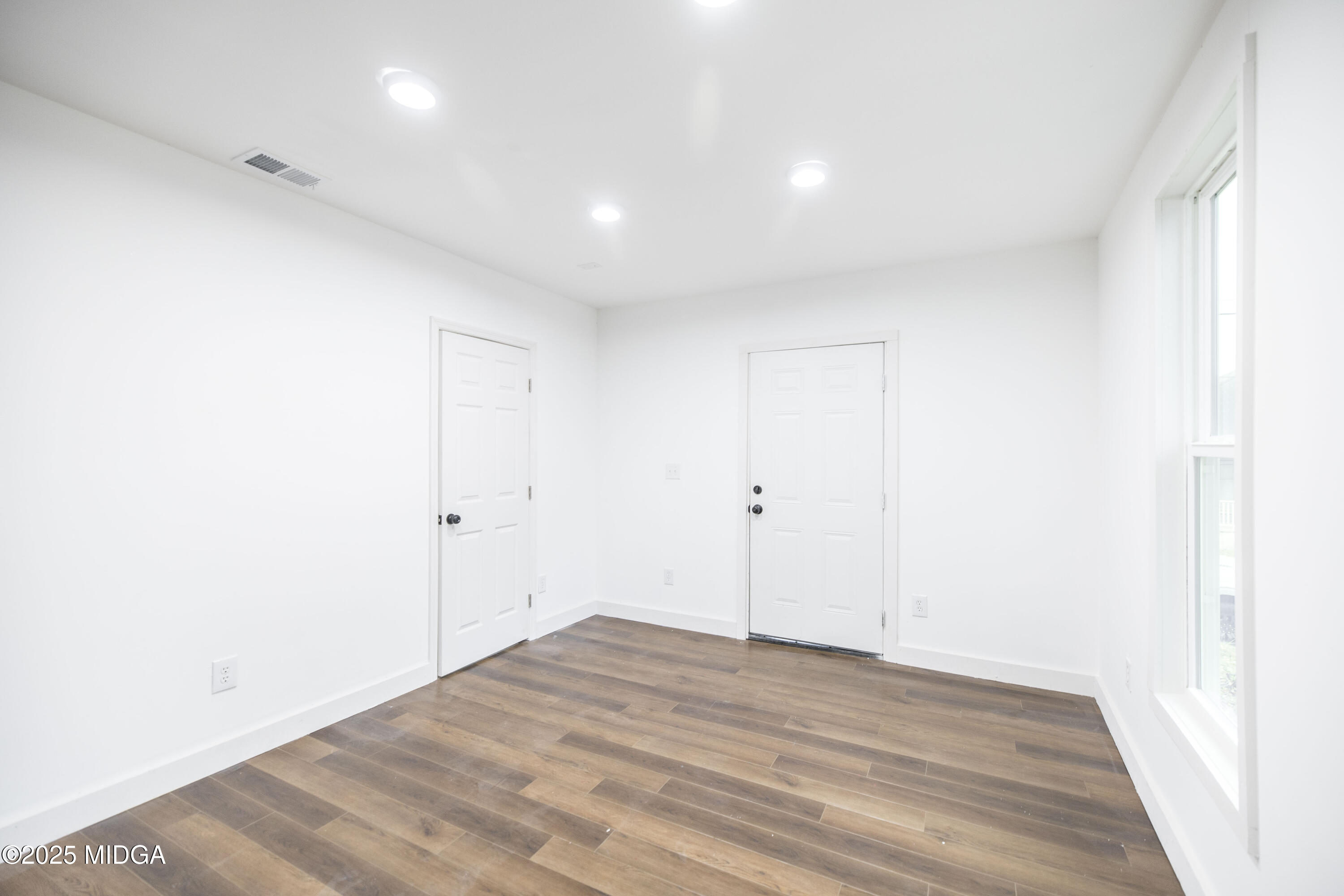 335 Lincoln Avenue Macon, GA 31201 - Photo 6 of 20 a view of empty room