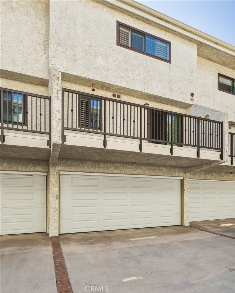 2615 Ruhland Avenue, Unit 15 Redondo Beach, CA 90278 - Photo 40 of 44 2 car attached garage