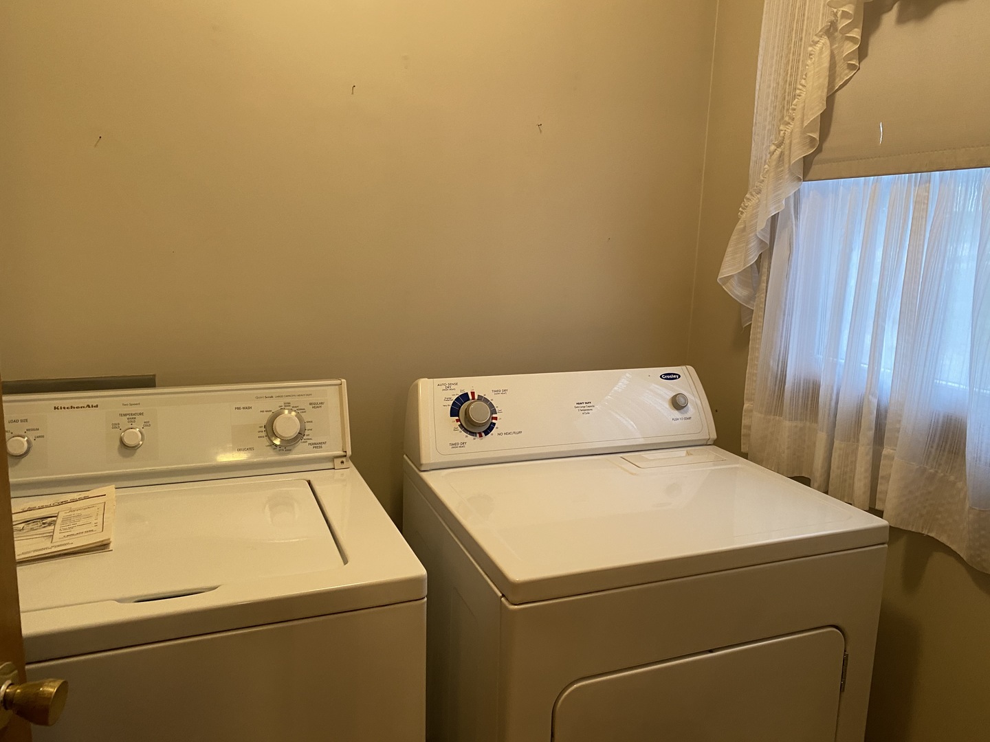 231 East Iowa Street Spring Valley, IL 61362 - Photo 13 of 13 a utility room with dryer and washer