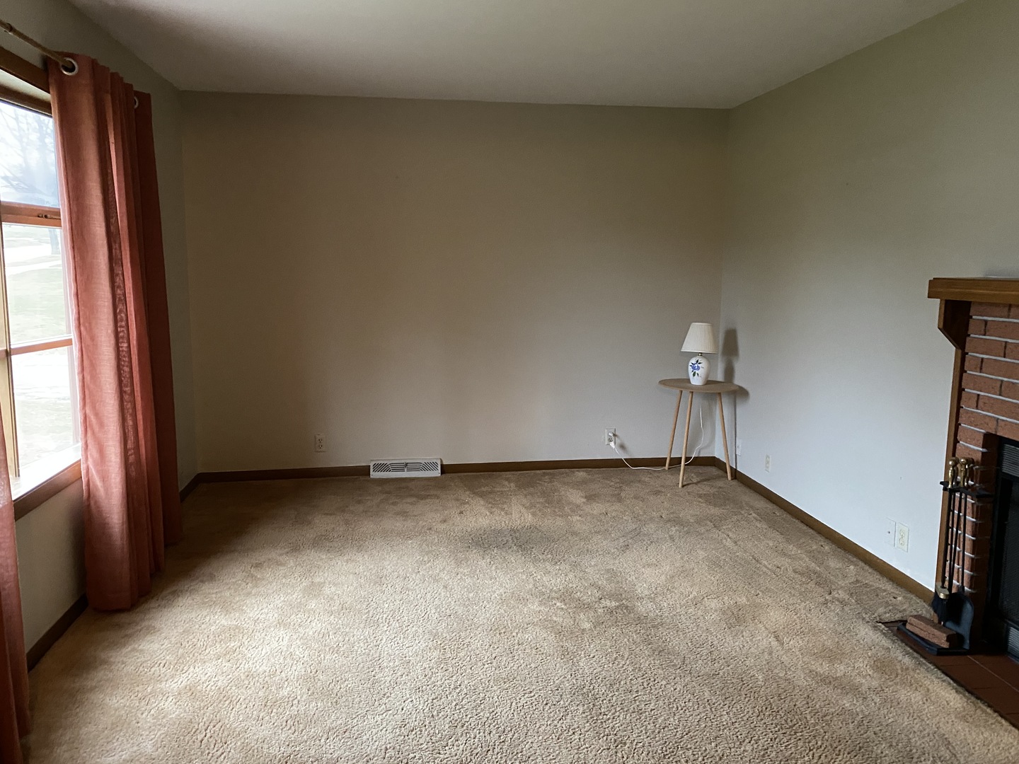 231 East Iowa Street Spring Valley, IL 61362 - Photo 4 of 13 an empty room with a empty space and windows