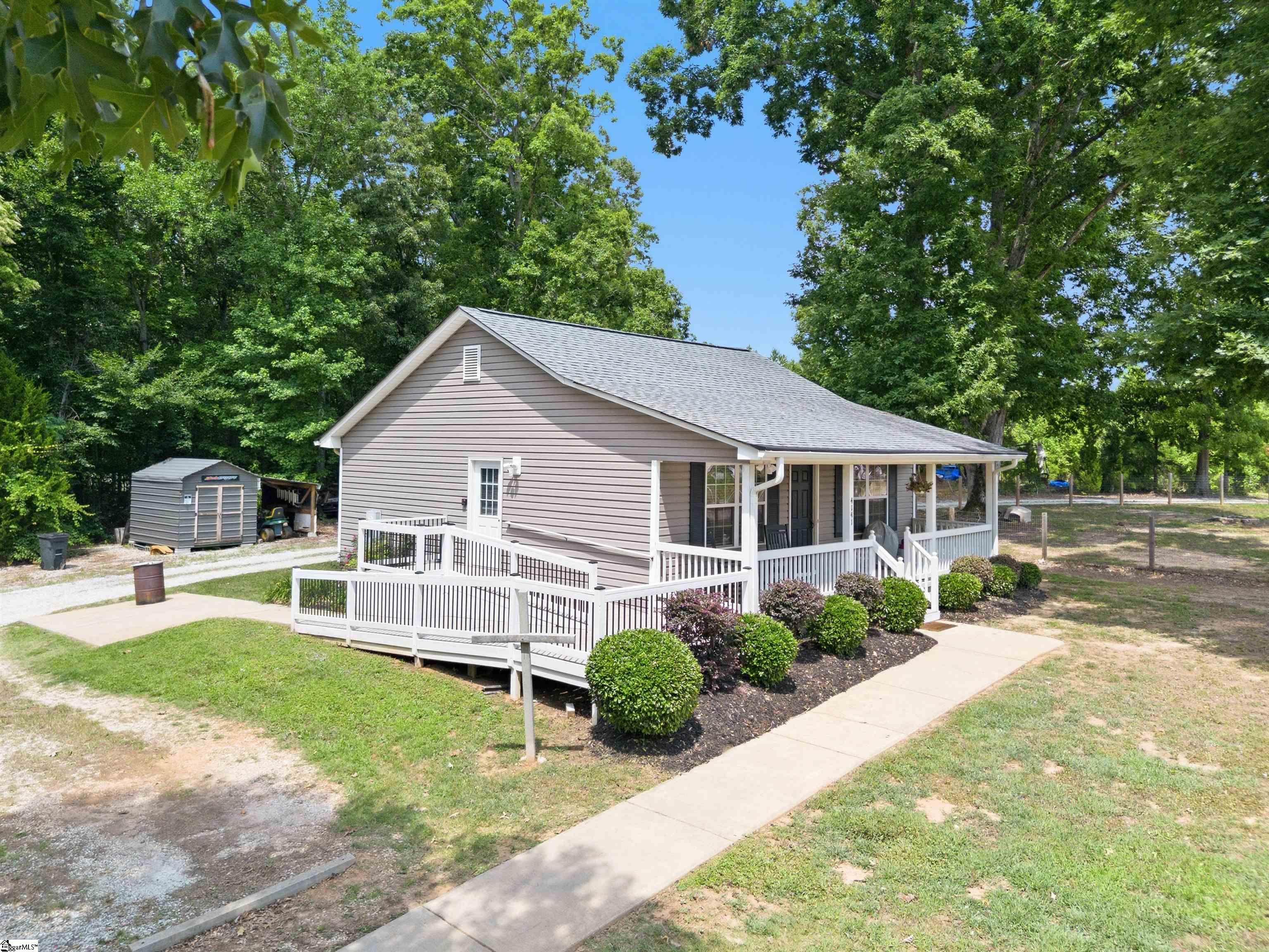 4141 Cross Anchor Road Enoree, SC 29335 - Photo 11 of 18