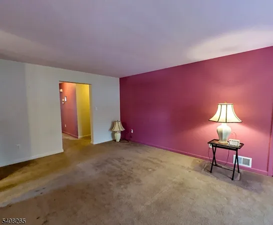 a view of empty room with window