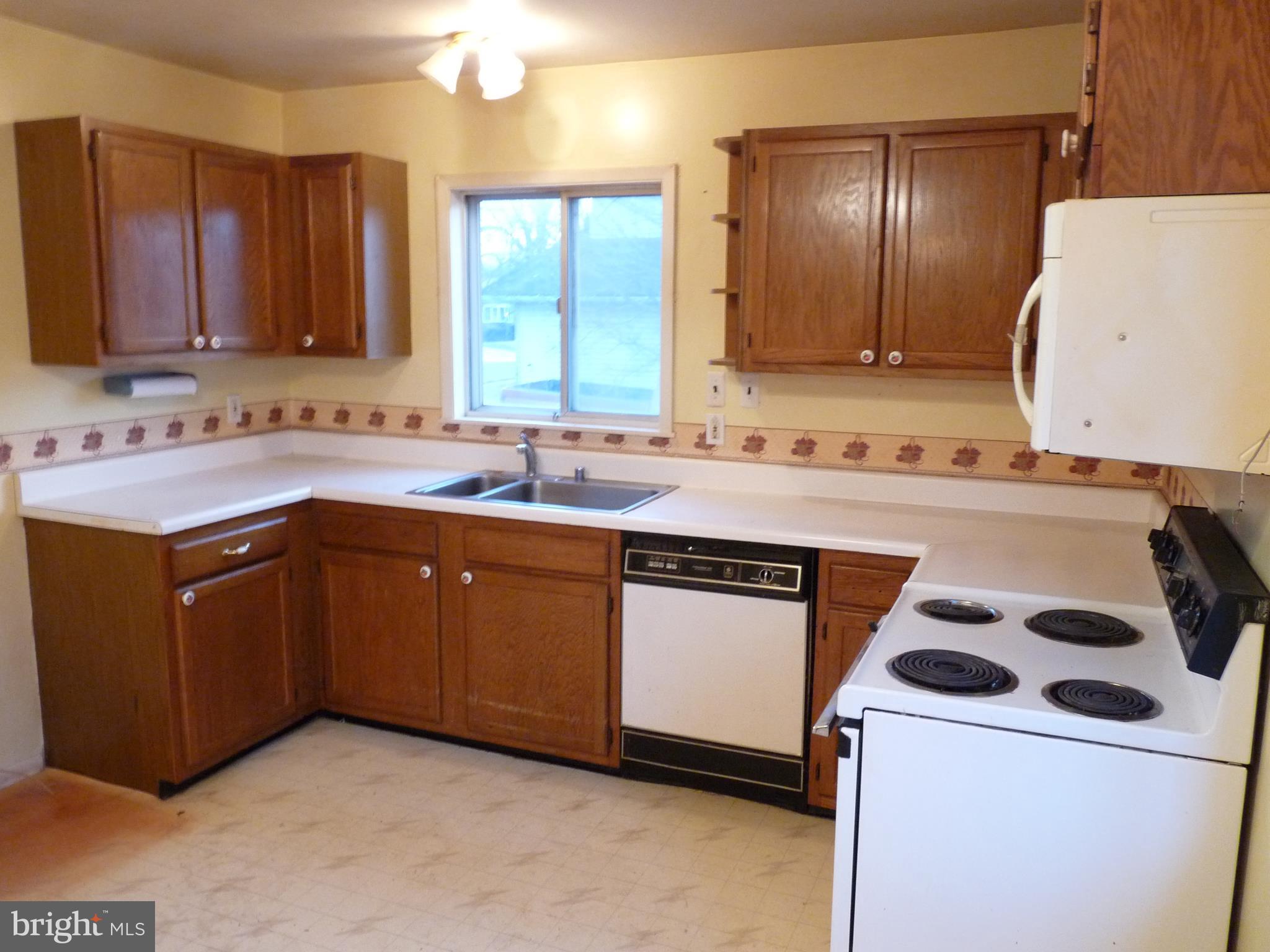 2408 Papaya Road Edgewood, MD 21040 - Photo 3 of 11 Gallery Image 3