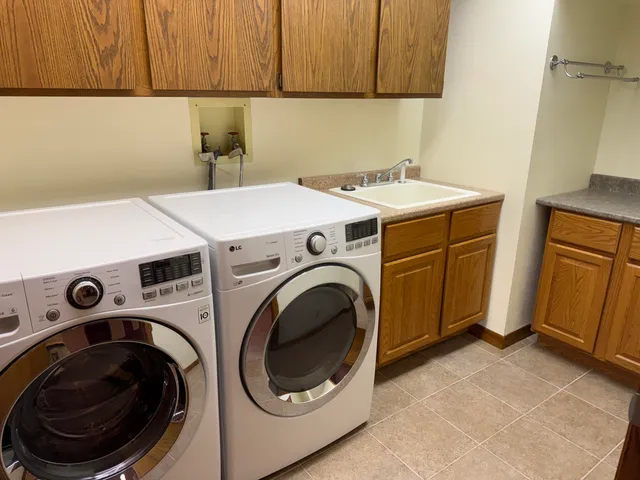 $475,000 | 175 Elm Grove Road, Unit D, Brookfield, WI 53005