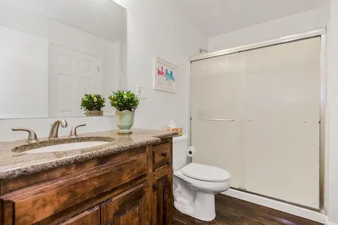 $400,000 | 7938 Norwood Street, Prairie Village, KS 66208