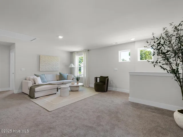 $376,340 | 318 Hammock Bay Way, Unit LOT 31, Hubert, NC 28539