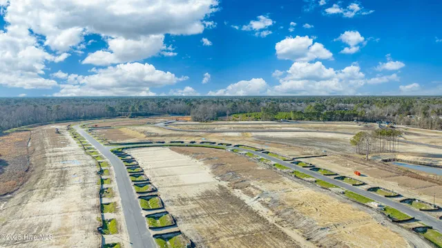 $376,340 | 318 Hammock Bay Way, Unit LOT 31, Hubert, NC 28539