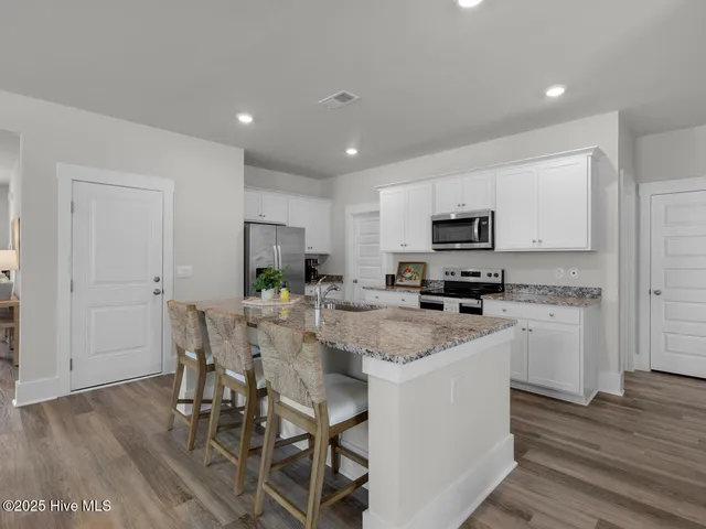 $376,340 | 318 Hammock Bay Way, Unit LOT 31, Hubert, NC 28539