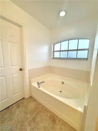 $2,400 | 4409 Southwest 15th Avenue, Cape Coral, FL 33914