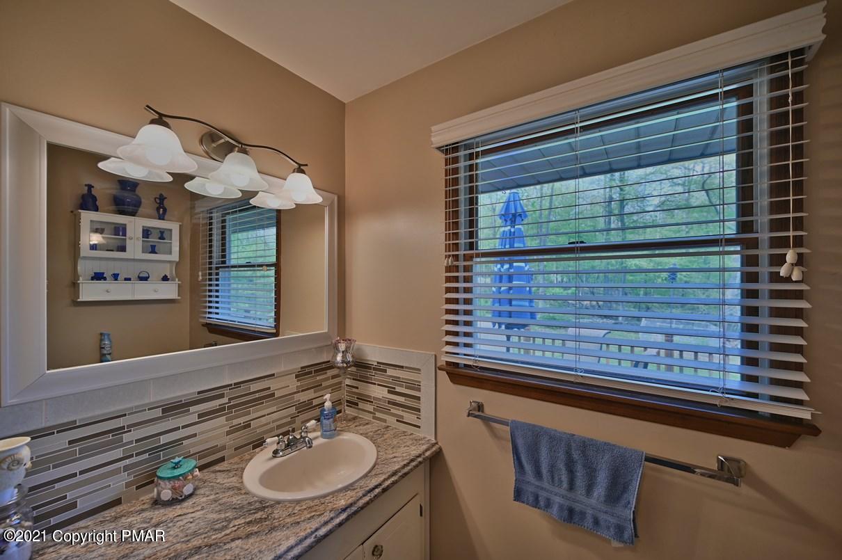 118 Balson Road Stroudsburg, PA 18360 - Photo 22 of 82 Main Bath