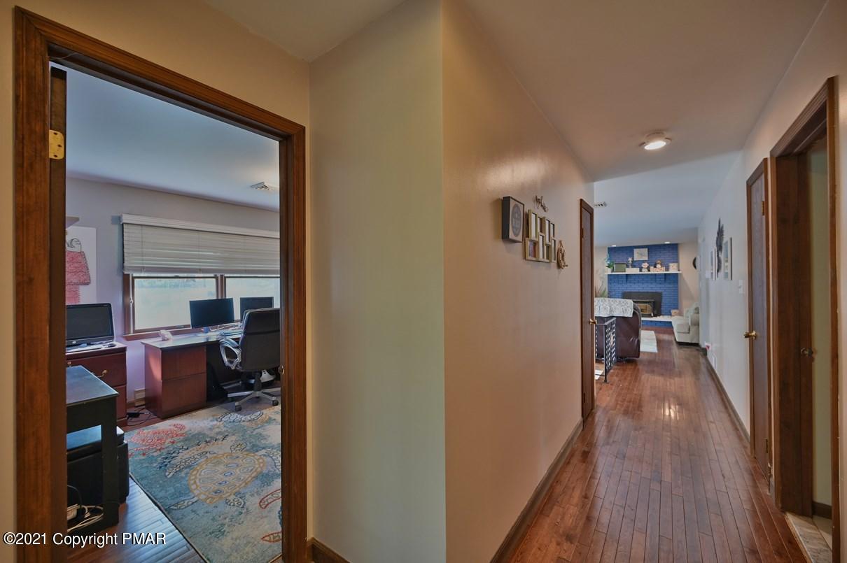 118 Balson Road Stroudsburg, PA 18360 - Photo 44 of 82 Hallway