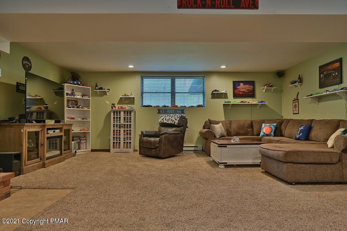 118 Balson Road Stroudsburg, PA 18360 - Photo 56 of 82 Family Room