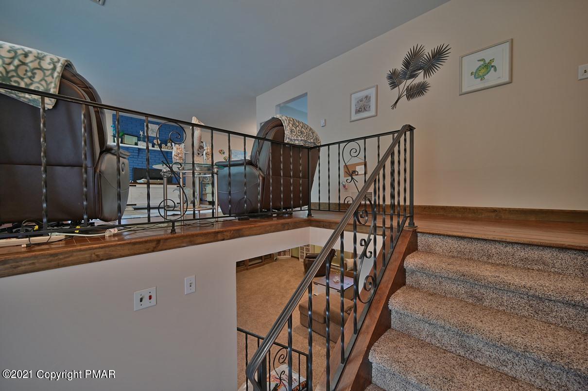 118 Balson Road Stroudsburg, PA 18360 - Photo 8 of 82 Entrance foyer